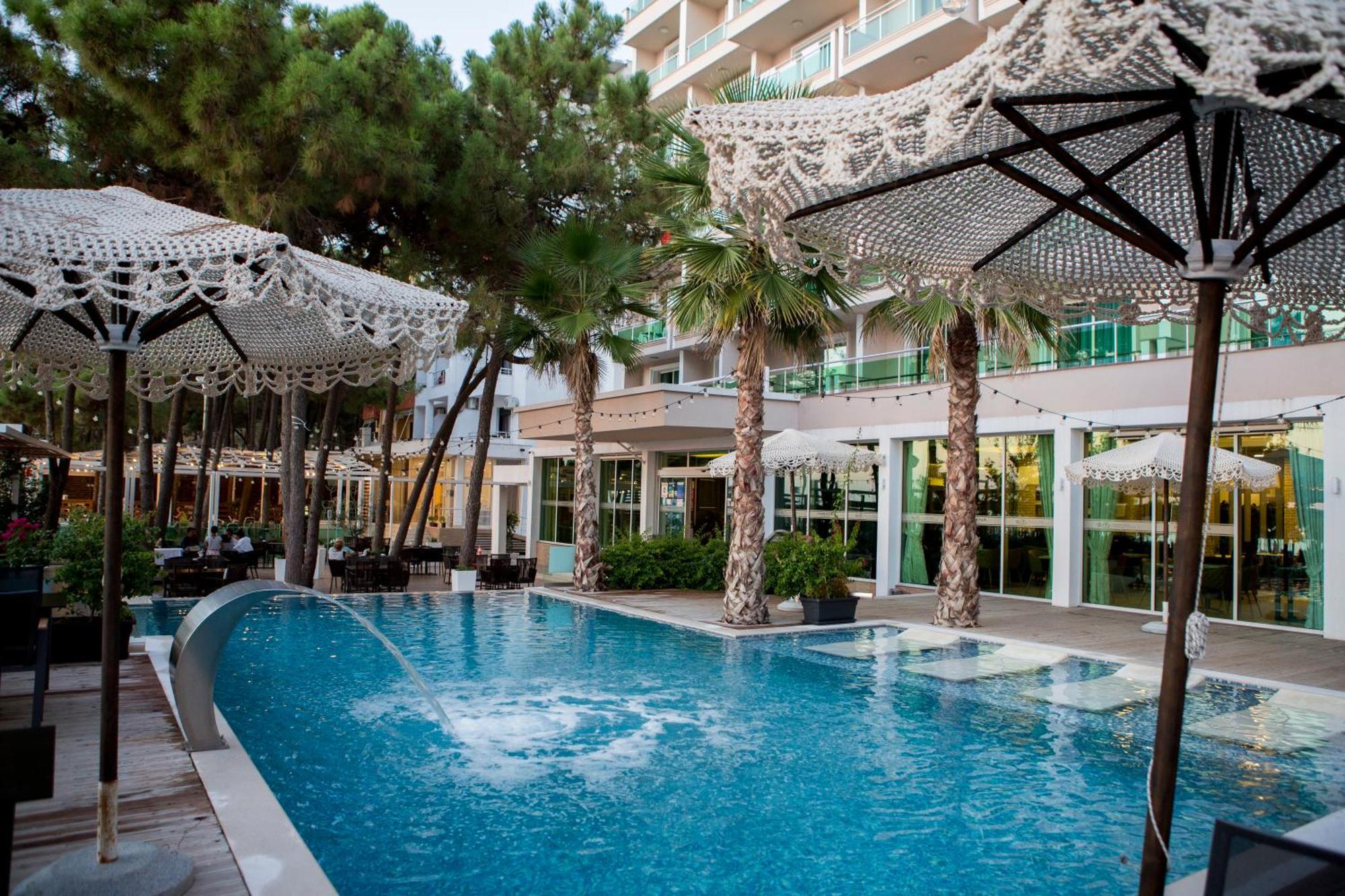 Albanian Star Hotel Kryemëdhej Exterior foto